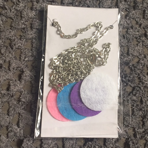 Essential oils diffuser necklace - Picture 2 of 2